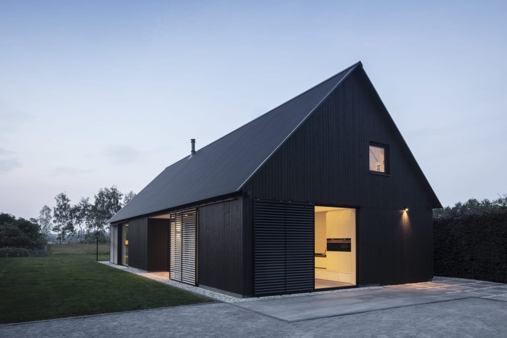 Picture of a beautiful black barn